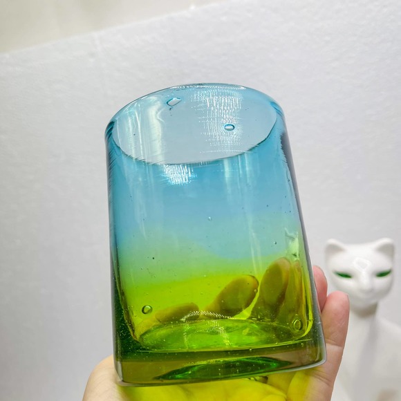 RECYCLED MARGARITA GLASS GREEN & BLUE - Picture 5 of 6